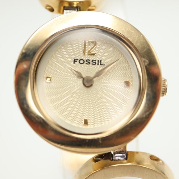 Fossil Gold Tone 25mm Textured Dial Watch Circle Link Bracelet with New Battery - Picture 6 of 14